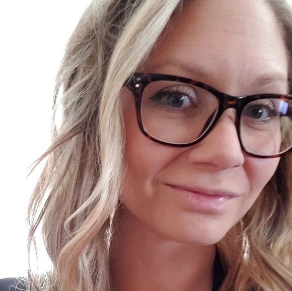 Meet your Posher, Nikki - Picture 1 of 1